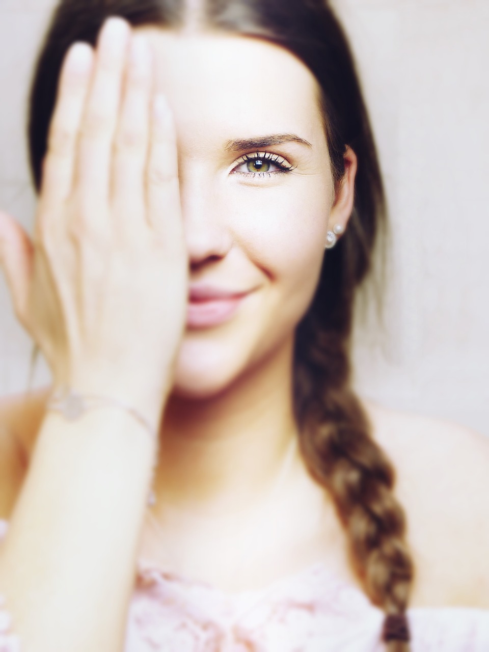 Exploring Dr. Mahima Wadhwaâ€™s Skin CliniQ Service Areas